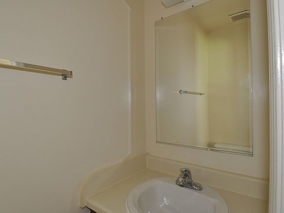 4th image of 4641 Hardy Dr APT B