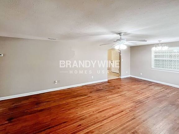 4th image of 1001 Fields Rd