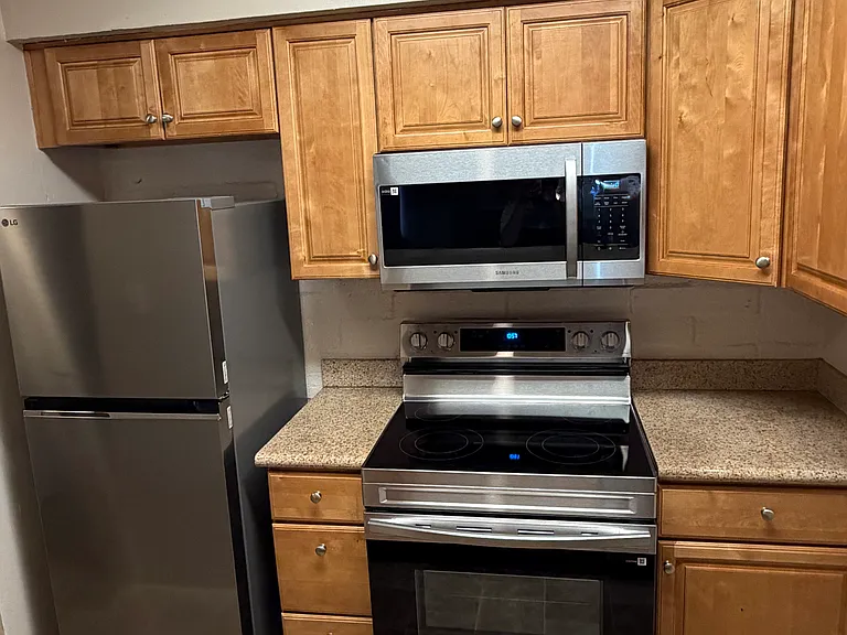 911 N Euclid Ave #207 — Photo 9