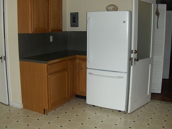 3rd image of 803 Daytona Ave
