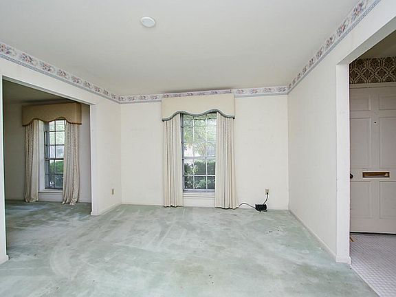 5th image of 5947 Dumfries Dr