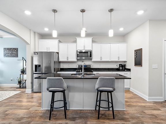 5th image of 1213 Black Oak Cir