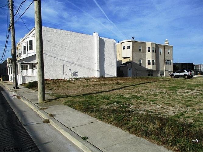 1st image of 125 S Congress Ave