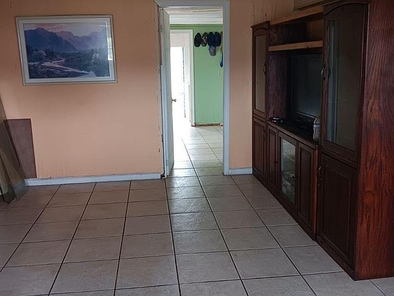 3rd image of 14683 Barwick Rd