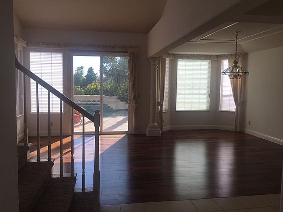 3rd image of 102 Blackstone Dr