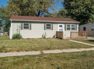 1104 Kingsley Dr, Machesney Park, IL 61115