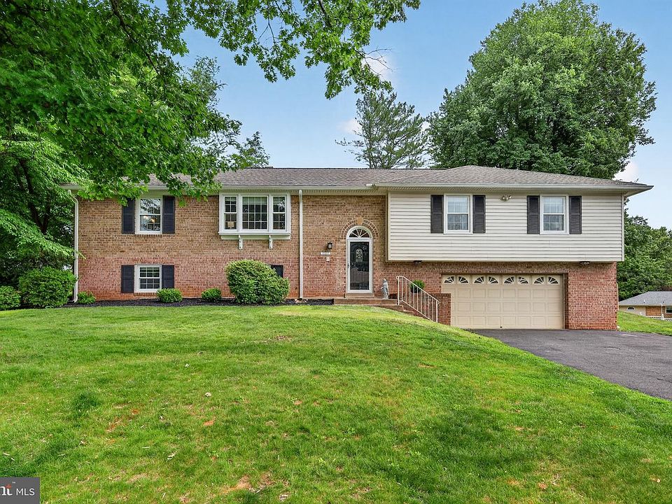 1st image of 17617 Prince Edward Dr