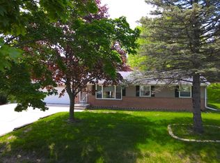 610 E Wisconsin Ave, Pewaukee, WI 53072