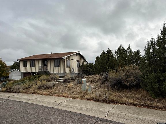 2nd image of 137 Cedar Ridge Dr