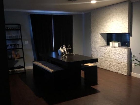 4th image of 23330 Victory Blvd
