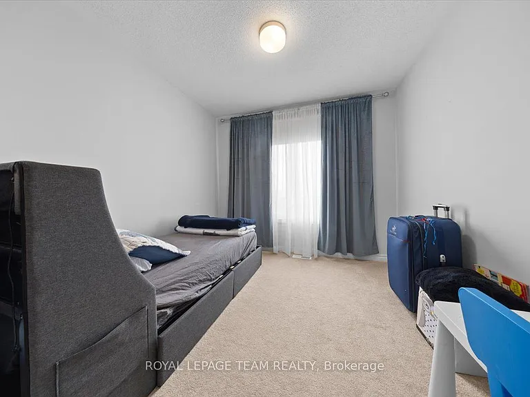 209 Hibernian Walk — Photo 17