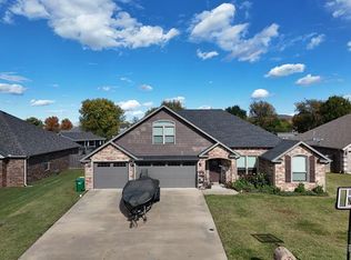 10896 Windswept Way, Farmington, AR 72730