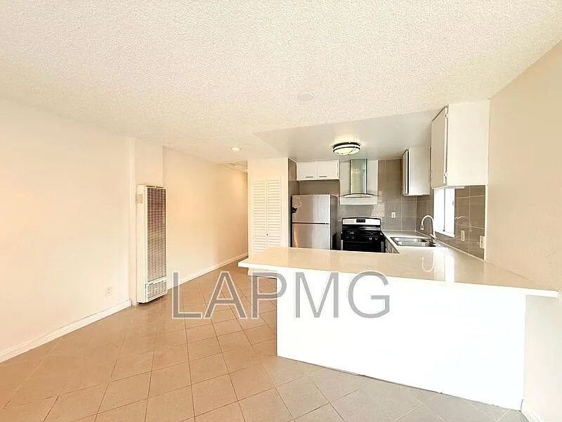 1 bed, 1.0 bath, 632 sqft, $1,645 — Photo 2