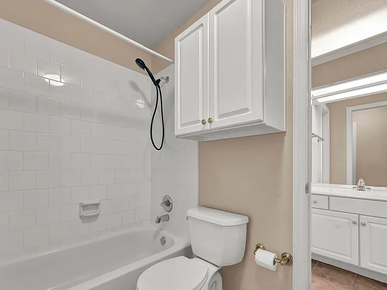 306 Canyon Lake Dr — Photo 34
