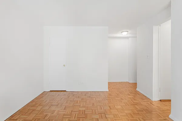 Rented by Sotheby's International Realty | media 10