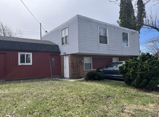 121 N York St APT 2, Mechanicsburg, PA 17055