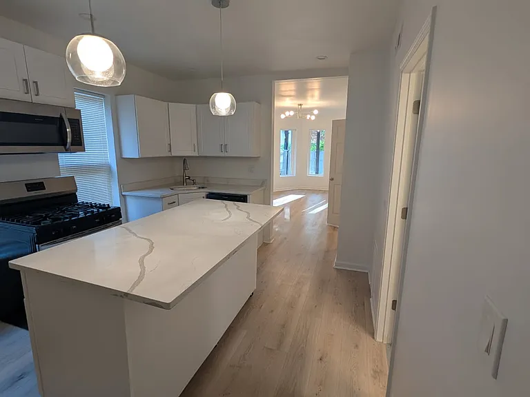 3257 N Oakley Ave #1 — Photo 5
