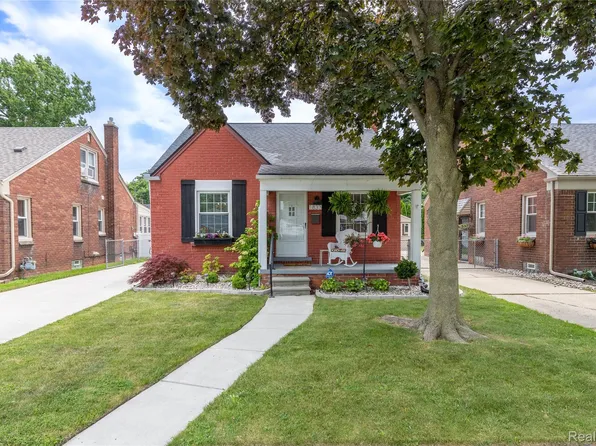 1833 Vinewood St, Wyandotte, MI 48192