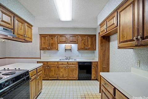 1st image of 919 S 25th St #919