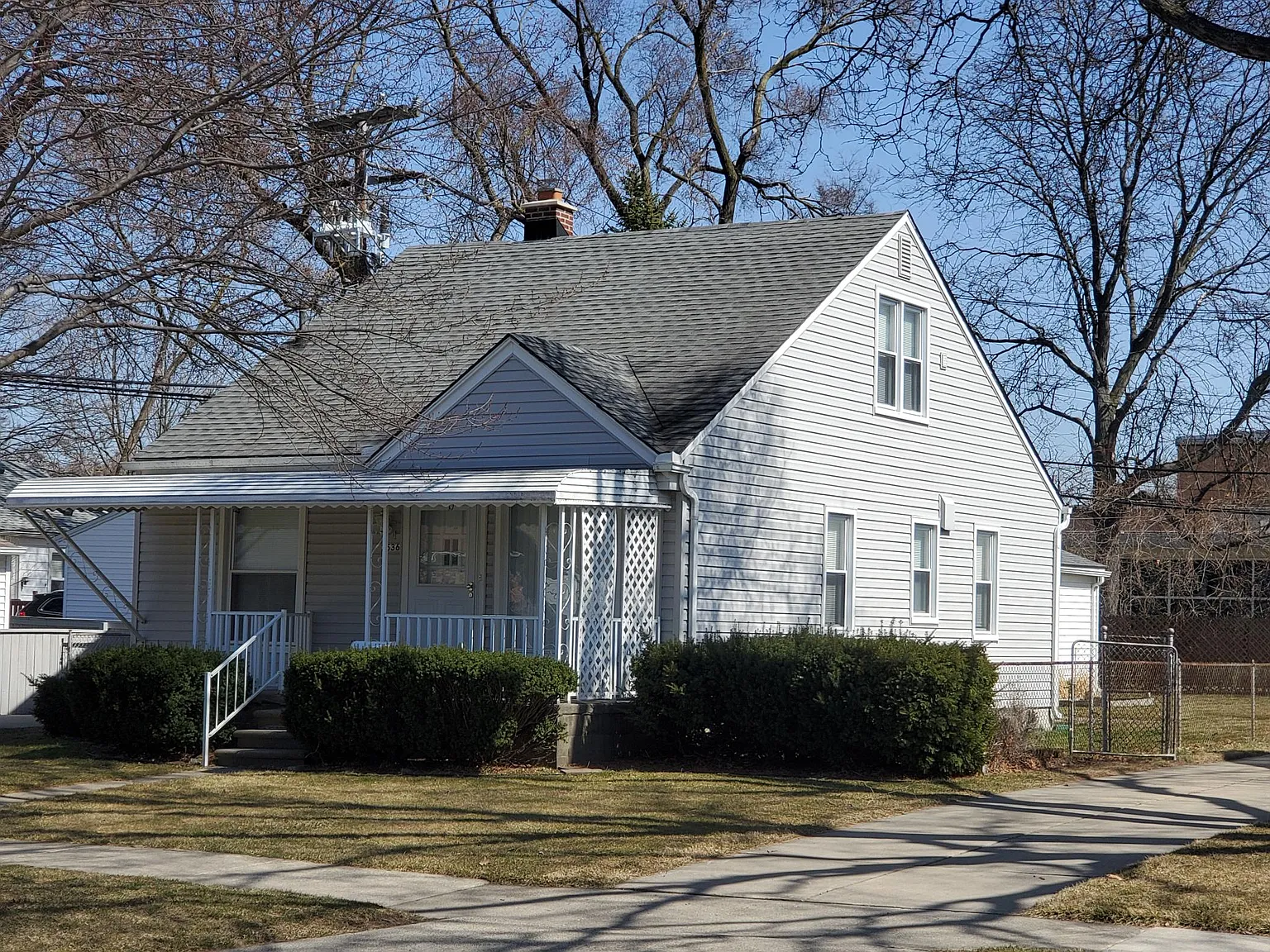 3 bed, 1.5 bath, 1174 sqft, $2,250 — Photo 2