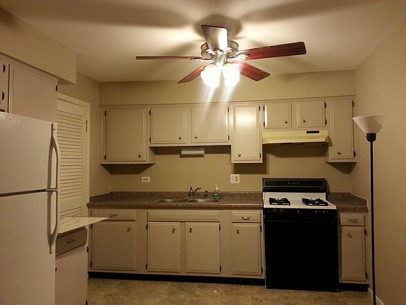 2nd image of 1306 Kingsbury Dr