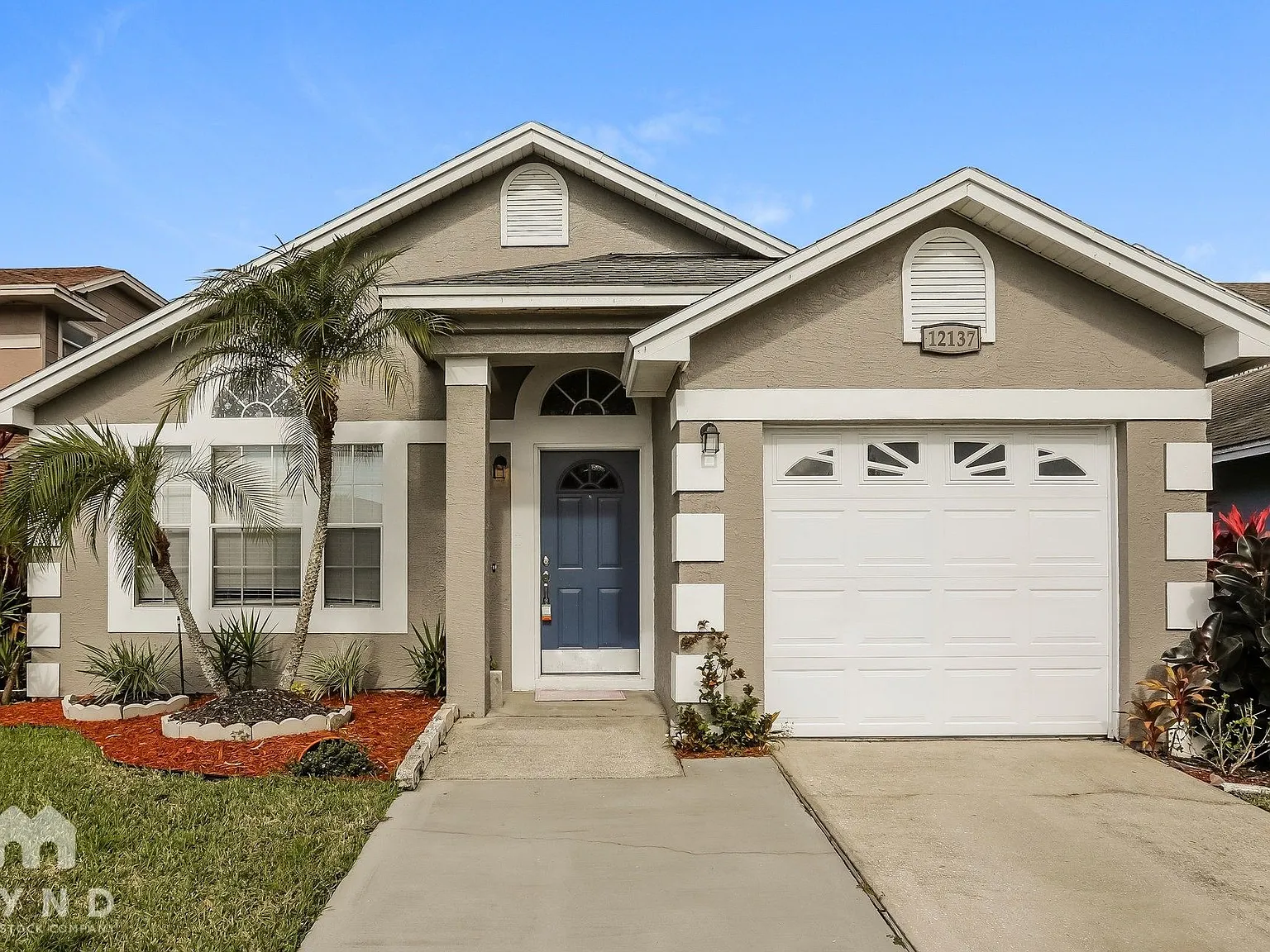 3 bed, 2.0 bath, 1114 sqft, $2,270 — Photo 1