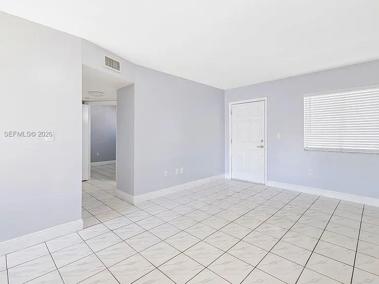 5400 W 21st Ct #402 — Photo 1
