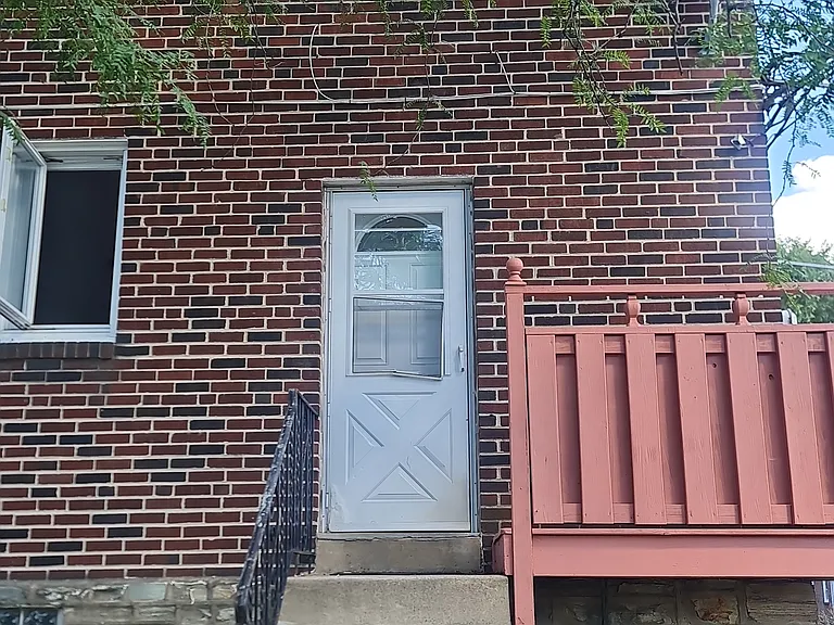 1100 Longshore Ave — Photo 20