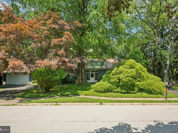 1426 Bryant Ln, Meadowbrook, PA 19046