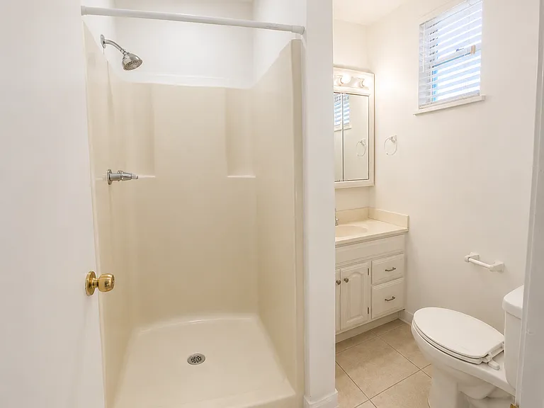 1145 Cordova Ave — Photo 19