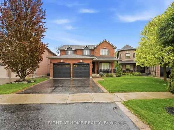 16 McNeilage Ct, Ajax, ON L1T 3Z5