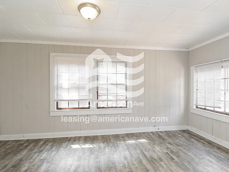 17970_007_main_bedroom_8.jpg