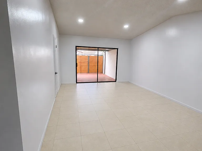 5113 SW 138 Avenue Cir — Photo 4