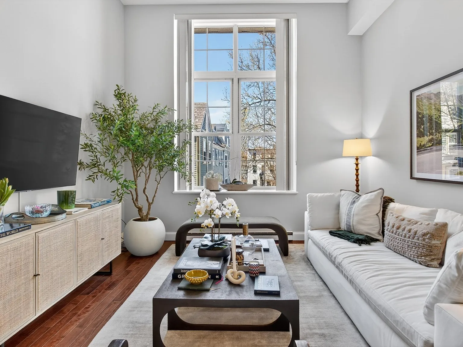 1 bed, 1.0 bath, 885 sqft, $3,400 — Photo 3