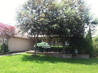 12 Lilac Ct, Bolingbrook, IL 60490