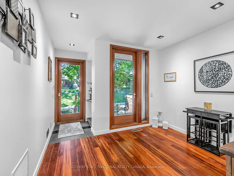 30 Regal Rd — Photo 7
