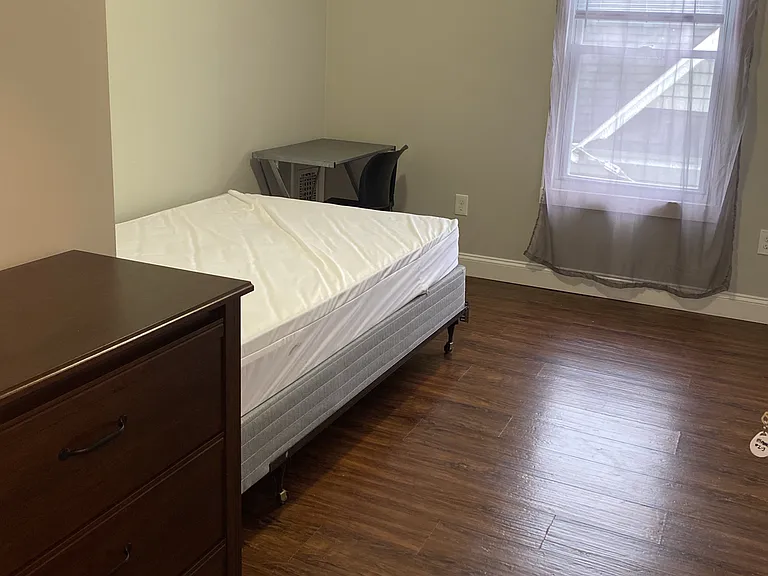 114 Ferris Pl #1 — Photo 6
