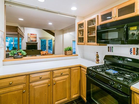 5th image of 58 Garden St #H2