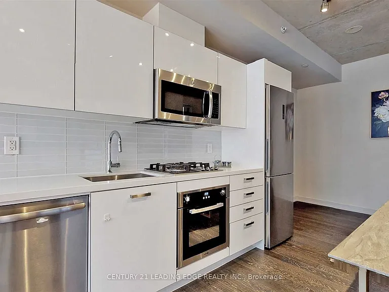 11 Charlotte St #308 — Photo 11