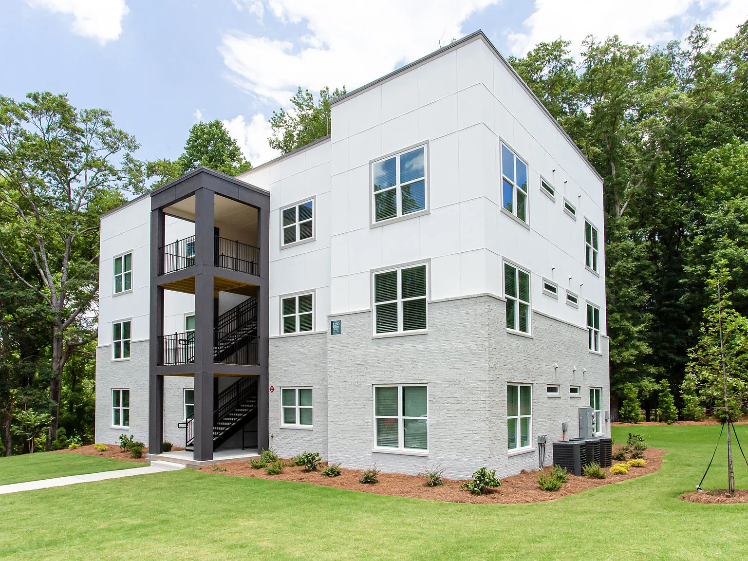 Wisteria Ridge — Photo 3