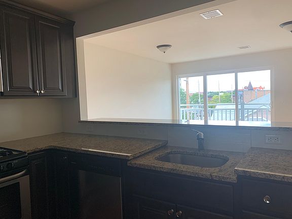 4th image of 42 Norfolk St #15