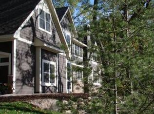 671 Broken Arrow Dr, Chanhassen, MN 55317