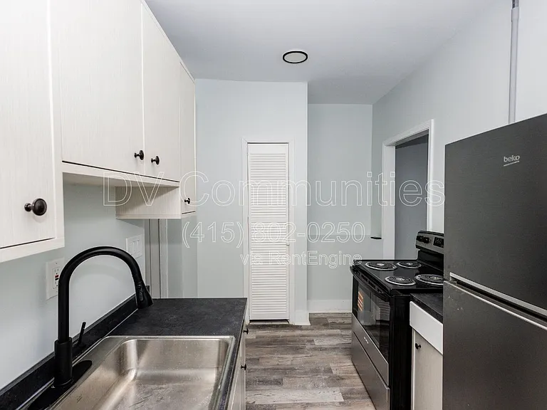 3296 E 149th St #10 — Photo 7