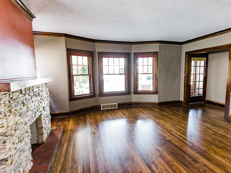 1297 Hathaway Ave — Photo 6