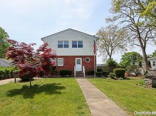 434 Locust St, Brentwood, NY 11717
