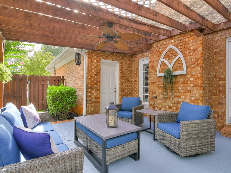 2504 Pinebluff Ct — Photo 26