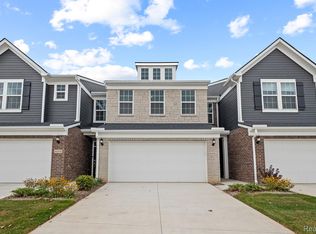 4066 Nottingham Cir, Clarkston, MI 48346