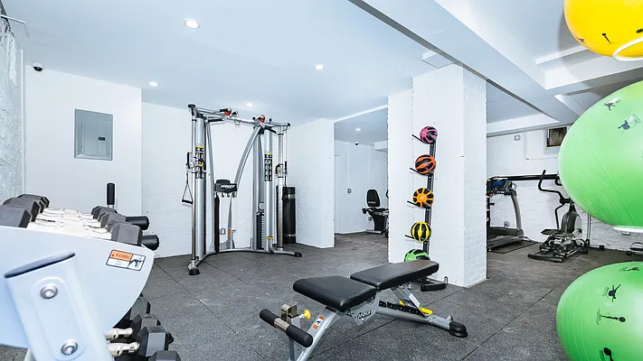 Rented by Nooklyn NYC LLC | media 34