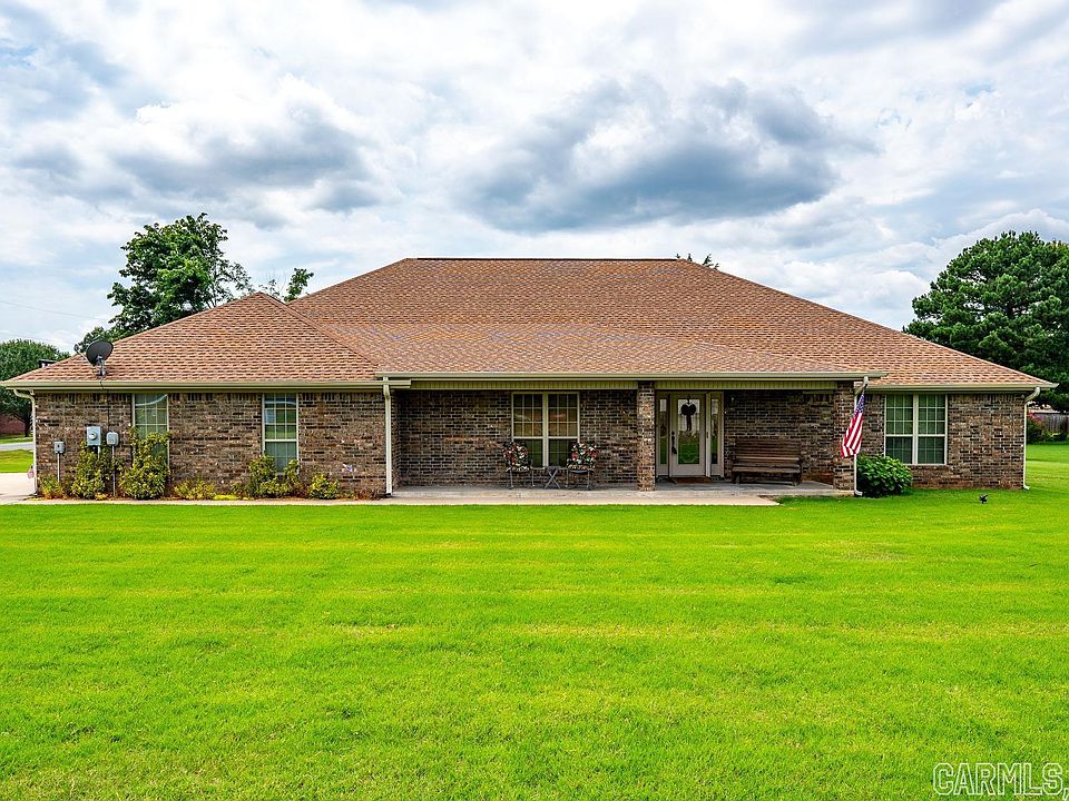 1st image of 32 Northlake Dr