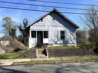 1211 E 22nd St, Winston Salem, NC 27105